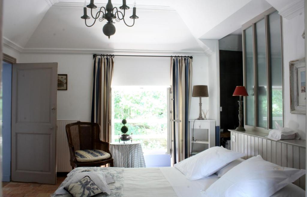 Chateau De L'Oiseliniere Bed & Breakfast Gorges  Phòng bức ảnh